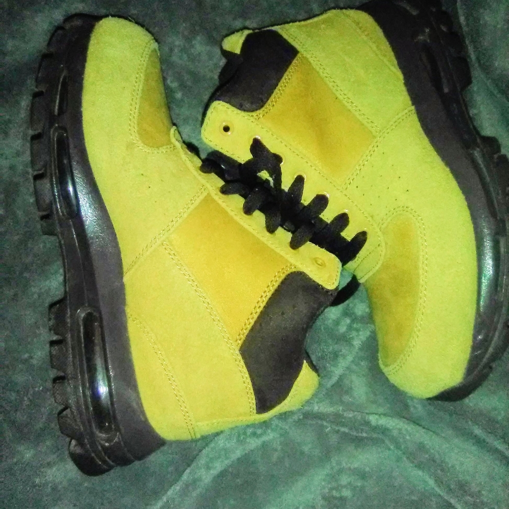 Nike ACG boots 5.5y